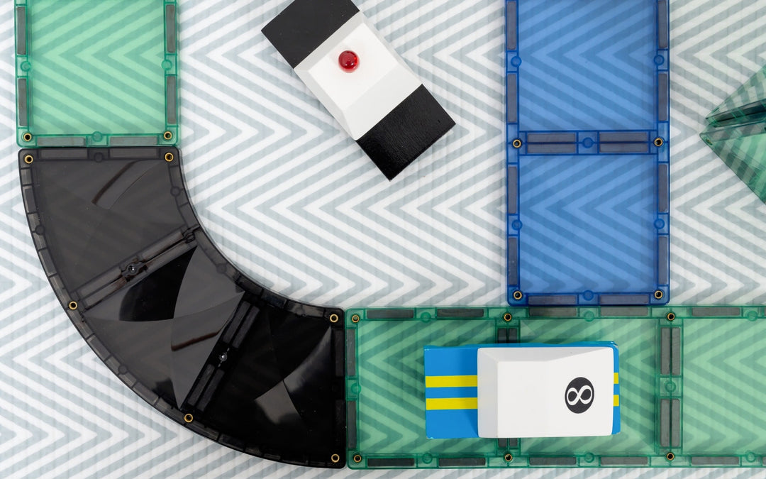 Ramps & Intersections Pack | Black - 16 Pieces