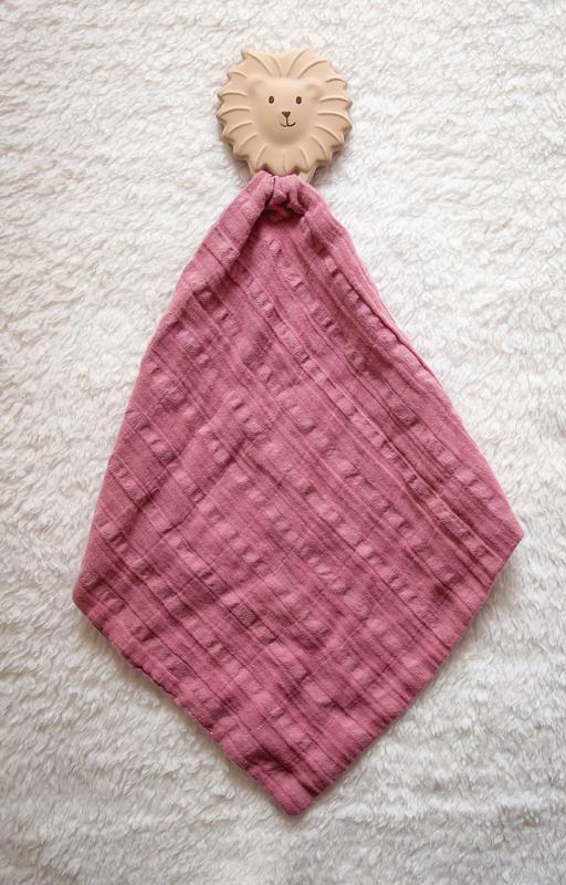 Muslin Comforter with Lion Teether
