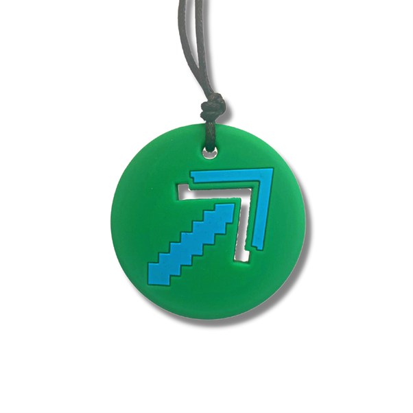 Chew Pendant Necklace | Arrow