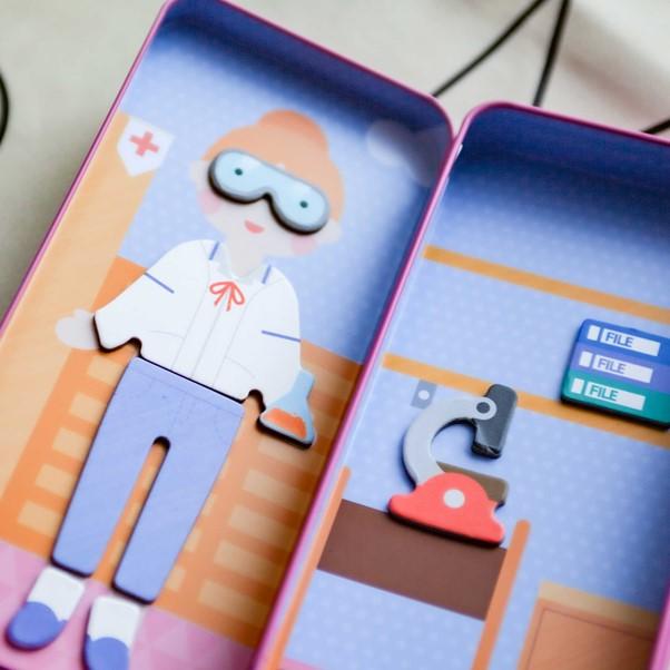 Magnetic Travel Tin - Health Professional