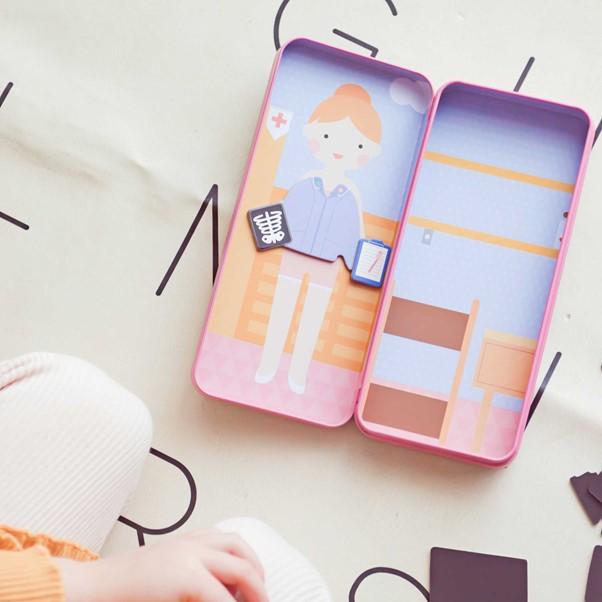 Magnetic Travel Tin - Health Professional