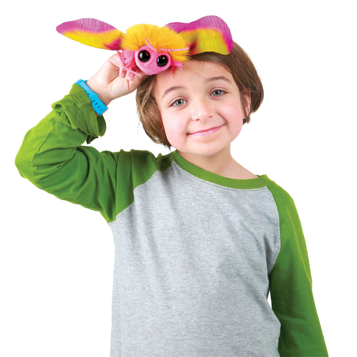 Finger Puppet – Mini Rosy Maple Moth